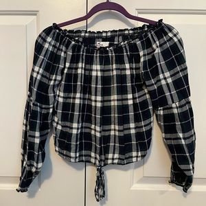 Size XS Off-The-Shoulder Plaid Hollister Top
